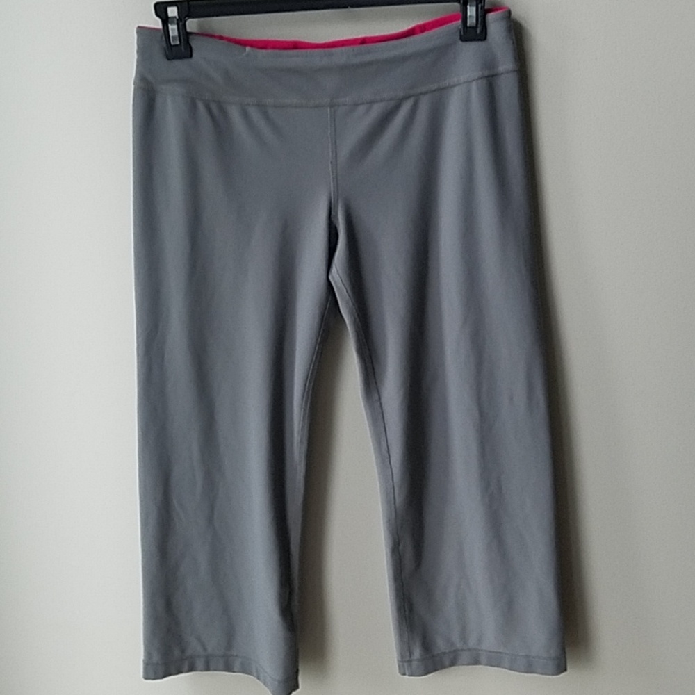 Eddie Bauer cropped yoga pants